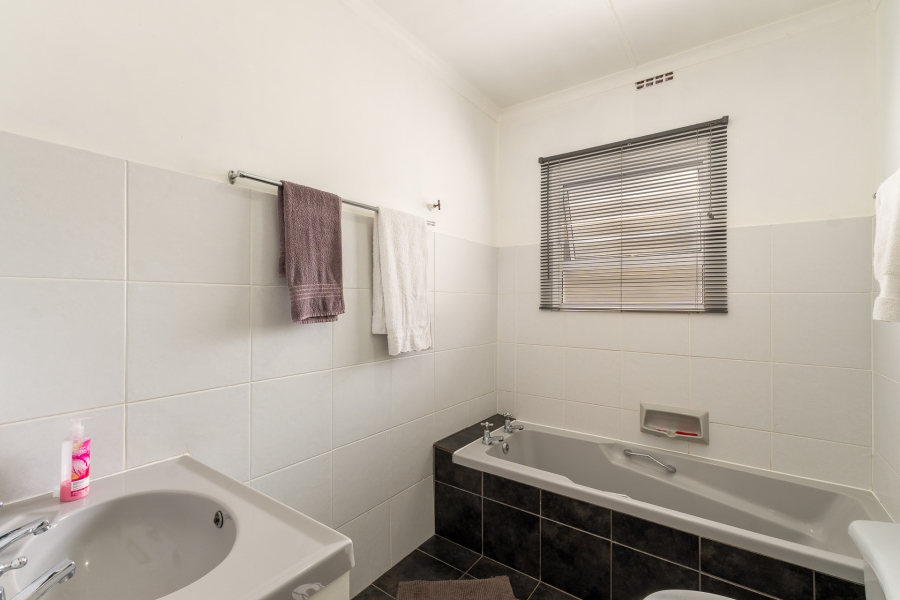 4 Bedroom Property for Sale in Churchill Estate Western Cape